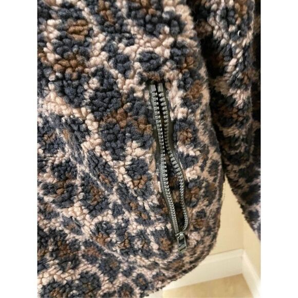 Urban Outfitters UO Patterned Fleece Hooded Jacket Size XL - Picture 5 of 9